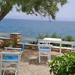 Dinas דירה