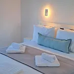 Dinas Apartamento Piso Livadi