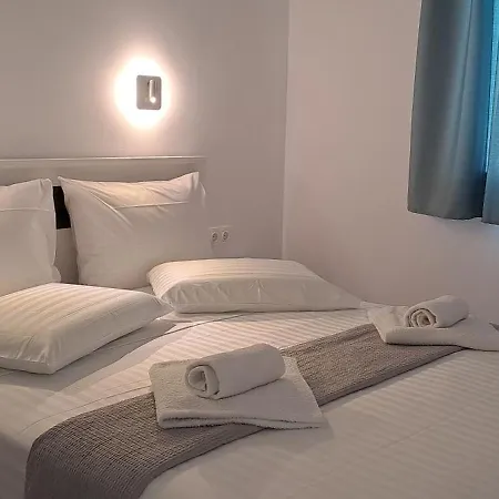 Dinas Διαμέρισμα