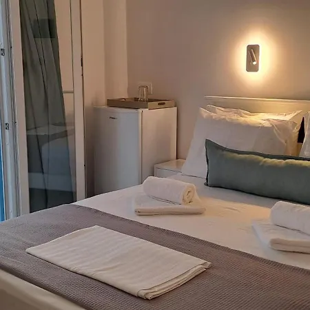 Dinas Apartment Piso Livadi