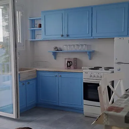 Apartment Dinas Piso Livadi