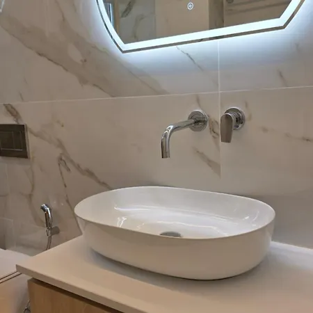 Dinas Piso Livadi